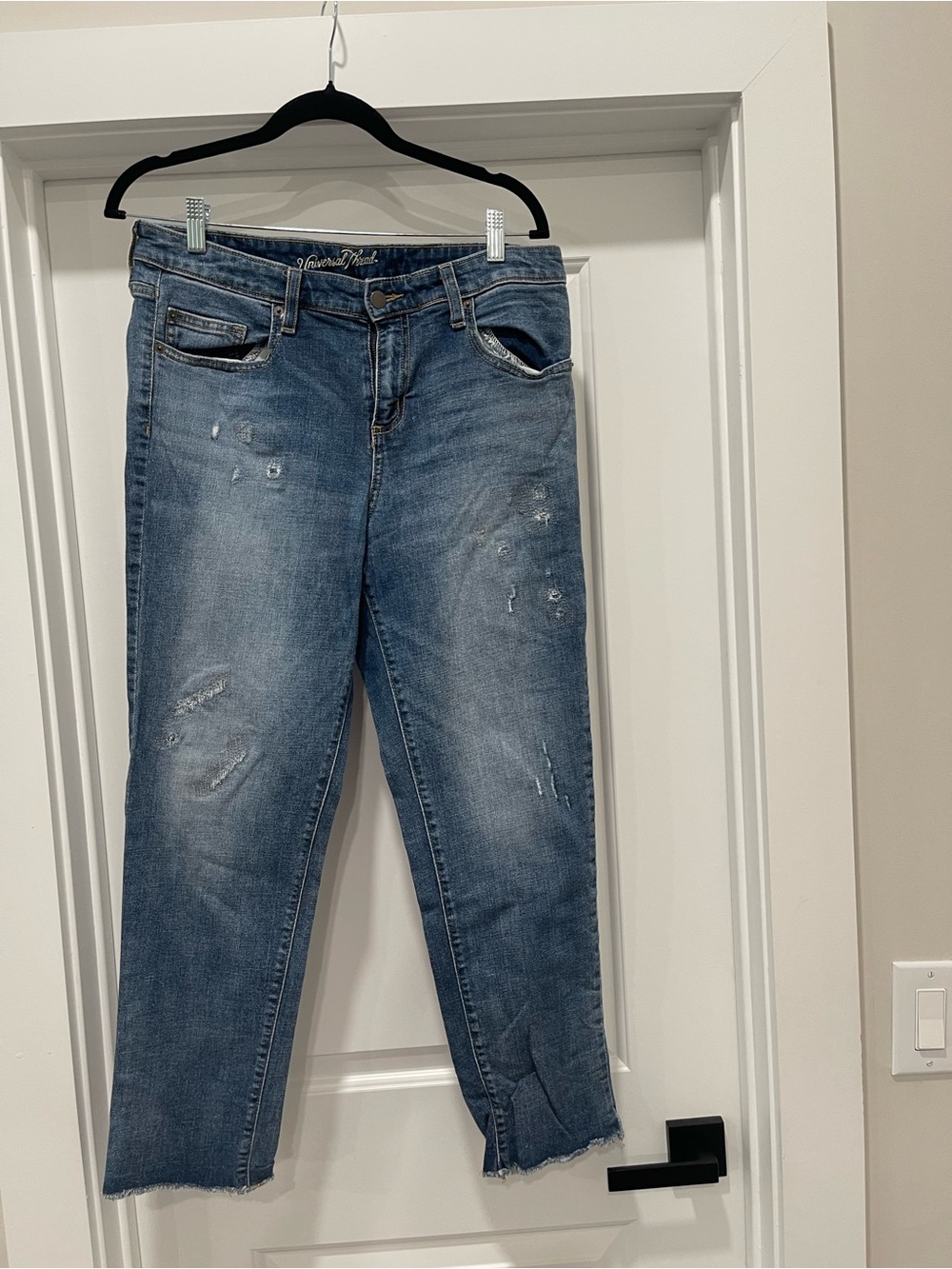 Universal Thread Light Blue Distressed Cropped Jeans